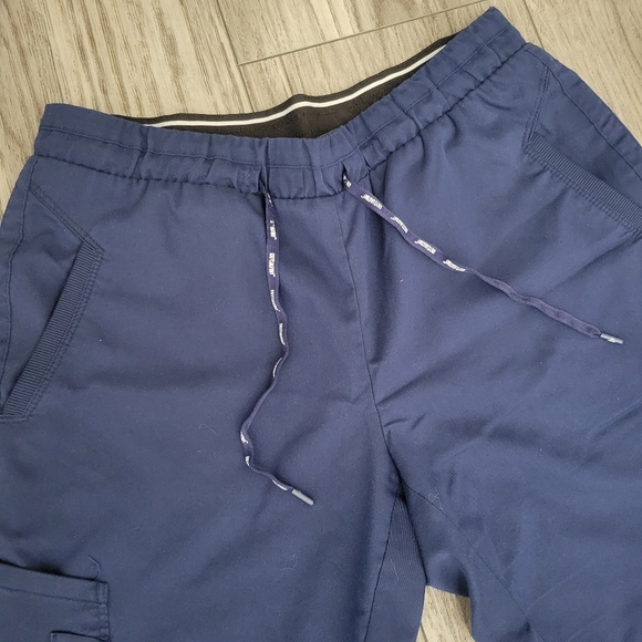 Grey's Anatomy Women's Scrubs Navy Blue Size Medium Petite - Picture 4 of 8